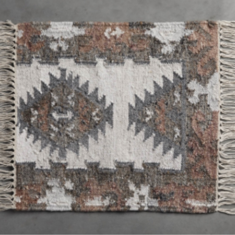 Arhaus willow mini rug swatch pair
18” x 18” each